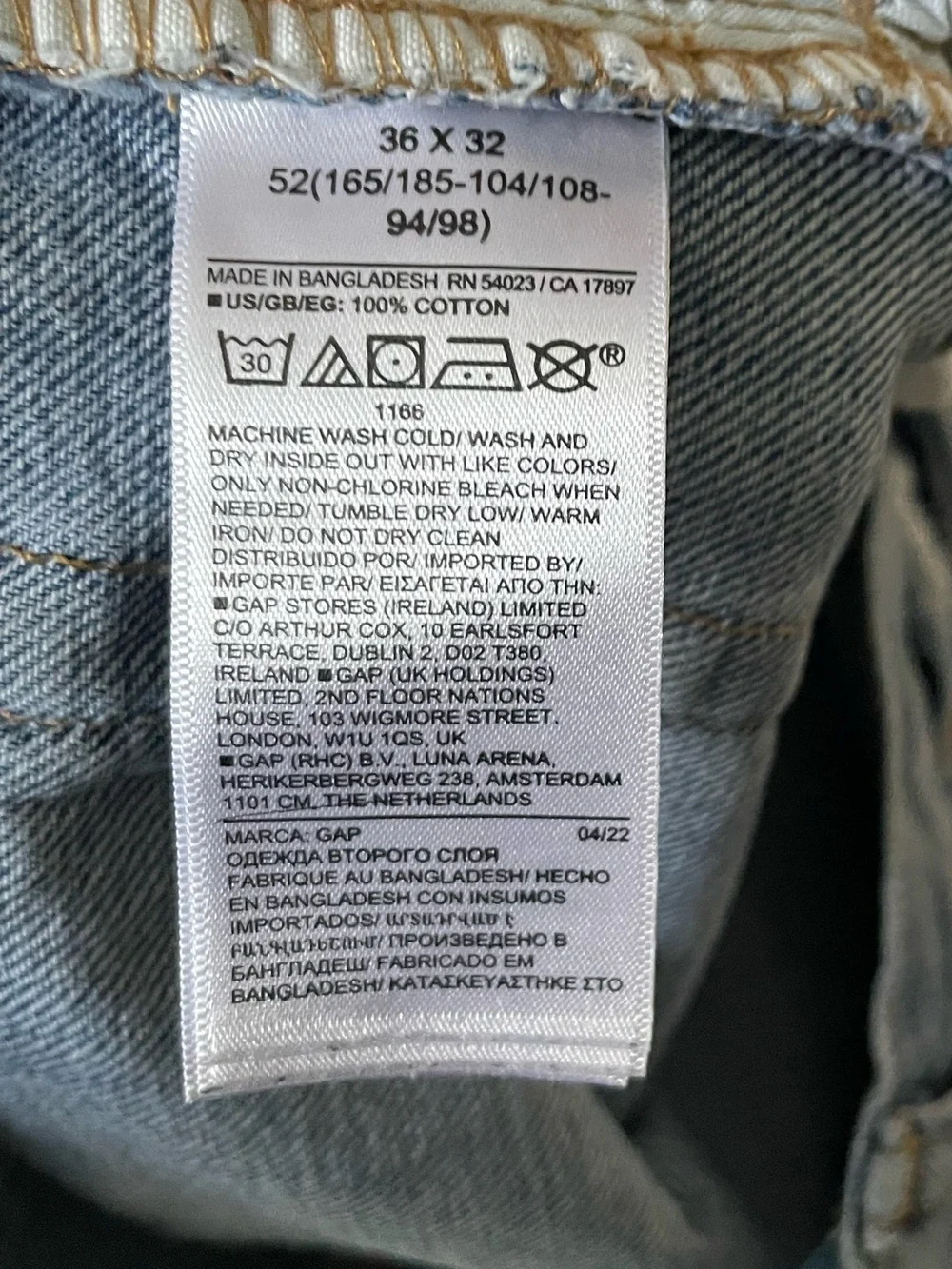 GAP Denim Straight Taper Jeans Men’s 36x32 Light Wash Distressed Ripped Knee Cas